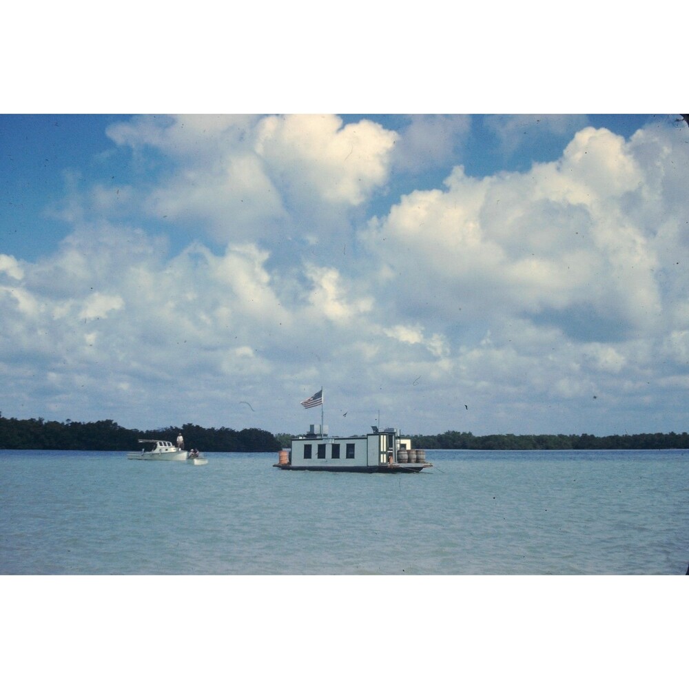 Kodak Slide 35mm 1950s Red Border Kodachrome, classic houseboat In Florida
